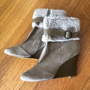 Sole Society faux Sherpa wedge bootie, nwot